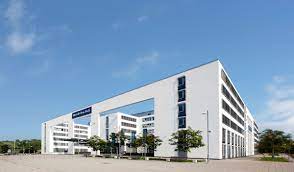 The short video below is also available to explain the opportunity and guide you through the process. Mercedes Benz Bank Building Hines