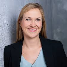 Theresa Lorenz's Instagram, Twitter & Facebook