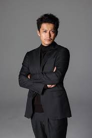 小栗旬が初共演者 星野源に感じた 人間性 とは 僕とは持っているもの 才能 が全然違う ウォーカープラス クラシックなメンズヘアスタイル メンズ ヘアスタイル 小栗旬 髪型