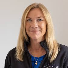 Meet the amazing veterinary team at Mount Vets