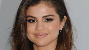 Official selena gomez youtube channel! Nach Aufenthalt In Psycho Klinik So Geht Es Selena Gomez Heute