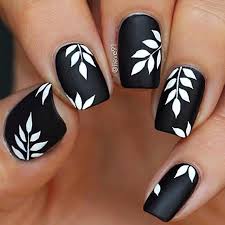 Motivos de las uñas negras. Do You Need A Hand Finding The Best Matte Nail Designs For Fall And Winter Weve Come Up Wit Disenos De Unas Mate Manicura Para Unas Cortas Unas Postizas De Gel