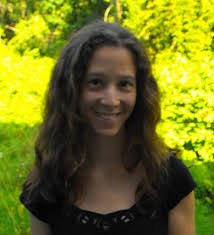 Kristen Hewitt's Instagram, Twitter & Facebook