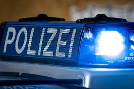 Ein Zivilfahnder Der Polizei Hatte Fur Seinen Einsatz Bei Der Festnahme Eines 29 Jahrigen Mannes Beinahe Mit Dem Leben Bezahlt Bei In 2020 Unfall Polizei Let S Dance