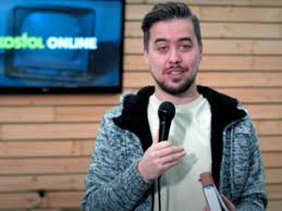 Nosí krátké vlasy, nebojí se extravagantních účesů, ráda se hezky obléká a miluje kubánský rum, doutníky a hudbu. Martina Viktorie Kopecka Mate Koupelnu A Mohla Bych Ji Videt Proboha