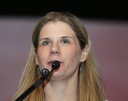 Congratulations to Shannon O'Keefe, the 2018 Dick Weber Bowling Ambassador  Award winner! Pictured with Jim Decker (L) and Frank Desocio (R) from BPAA.  #HammerBowling