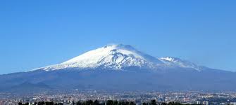 Mount etna, or etna, is an active stratovolcano on the east coast of sicily, italy, in the metropolitan city of catania, between the cities. Etna Atna Sizilien Lieben De