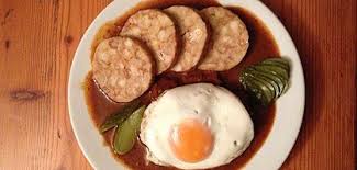 Fiakergulasch is a special viennese version of the hot and spicy puszta dish. Fiakergulasch Fachergurkerl Lokaltester Schmeck S Derstandard At Lifestyle