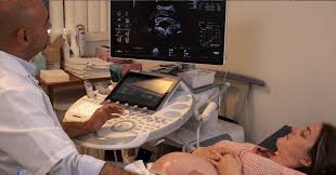 C'est une ville moyenne, située sur la rive gauche de la seine, à 57 km à l'ouest de paris. Maternite Centre Hospitalier Francois Quesnay Mantes La Jolie Babibop