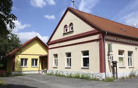 Kde se natáčel seriál chalupáři, ve kterém účinkují jiří sovák, josef kemr, stella zázvorková, vladimír menšík. Po Stopach Serialu Chalupari Ve Visnove Kde Se Serial Natacel Uz Nektere Budovy Nestoji Ahaprozeny Cz