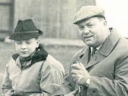 Was born on march 9, 1949 in klagenfurt, austria as eduard finger jr. Der Osterreichische Sportreporter Edi Finger Uber Das Landerspiel Fussball