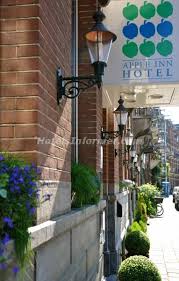Guests can enjoy free wi fi throughout the property, as well as a sun deck, a restaurant and a sunbathing terrace on site. Apple Inn Hotel