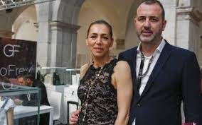 Rui veloso nasceu em lisboa, mas foi viver com três meses para o porto. Rui Veloso Faz Apelo A Favor Da Filha Mais Velha Movenoticias
