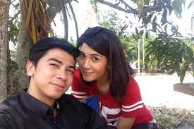 • pelakon dan pengacara izreen azminda, antara pelakon yang sering dikaitkan dengan beberapa pelakon lelaki. Bekas Suami Tidak Terkesan Hubungan Izreen Azminda Amar Baharin Hiburan Mstar