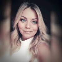 Michelle Stracener's Instagram, Twitter & Facebook