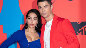 Georgina was born in the spanish town of jaka of the huesca province, the mountain resort with the population of 13 thousand people which is situated not far from the pyrenees national park. Cristiano Ronaldo Ist Freundin Georgina Rodriguez Wieder Schwanger