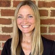 Sara Yoder's Instagram, Twitter & Facebook