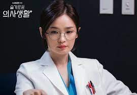 Drama korea hospital playlist season 2 akan kembali melanjutkan kisah kelima karakter utama, yakni lee ik joon (jo jung suk), ahn jung won (yoo yeon seok), kim joon wan (jung kyung ho), yang seok hyung (kim dae myung), dan chae song hwa (jeon mi do). Thread By Songhwa Holic Thread Jeon Mido As Chae Songhwa Photos By Hospital Playlist Tving Site