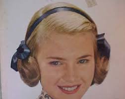 March 1945 the Ladies Home Journal Magazine With the Cover by Wilhela  Cushman, Has 168 Pages of Ads and Articles, Birthday Gift Idea