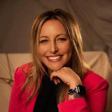 My new swimming buddy 😳😳