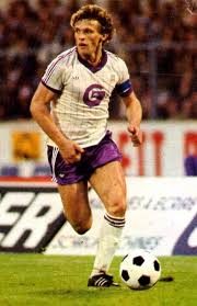 franky vercauteren of anderlecht in action in the uefa cup final 1st leg against benfica in may 1983 voetbal football sporter