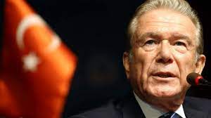 Bu anlamda 1992 senesinde show tv de arena programı ile araştırmacı yayıncılık hayatına başlayan dündar kariyerindeki en büyük adını bu program ile atmıştır. Sozcu Gazetesi Genel Yayin Yonetmeni Ugur Bey Yalan Olduguna Bu Kadar Eminse Keske Rahmi Bey I De Uyarsaydi