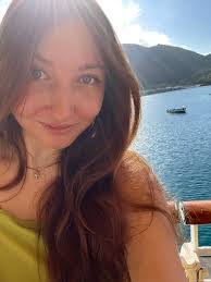 Deena Blum's Instagram, Twitter & Facebook