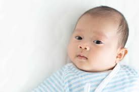 赤ちゃんって一重が多いの？赤ちゃんが二重になるタイミングや方法などを解説 | Fams Baby