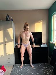 Can we make way for an actual muscle mommy? 😈I need you to follow protocol  and join the ride… now. : r/MuscleMommiesNSFW