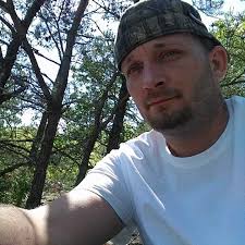 Which Ford vehicles have a 4.6 Romeo engine?