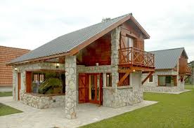 Vamos a el diseño de una moderna casa de campo donde se usaron de la mejor forma materiales de construcción como la madera y la piedra , ademas. Casas De Madera Y Piedra Prefabricadas Casas De Madera