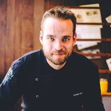 It's with a heavy heart that we share with the news of the passing of Bill  Sizer.