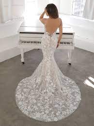 This Form Fitting Sheath Style Dress Is Paired With A Romantic Detachable A Line Skirt For Enzoani Wedding Dresses Wedding Dresses Form Fitting Wedding Dress
