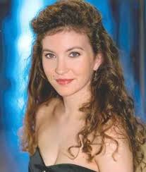 Melanie Leinbach, soprano. HOMETOWN: Jamaica Plain, MA. EDUCATION: MM Vocal  Performance, New England Conservatory; BA, University of Virginia