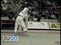 Ama non dà tempi di sepoltura degni di una città civile. Judo 1996 Tournois De Paris Laurent Francois Fra Dario Romano Ita Youtube