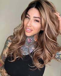 Bridgett Roberts's Instagram, Twitter & Facebook