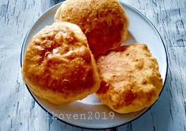 Jom tengok versi pertama roti puri ni. Resepi Roti Puri Kembong Paling Simple Tak Guna Banyak Bahan Pun Tapi Lazat Masakan Malaysia Pedas