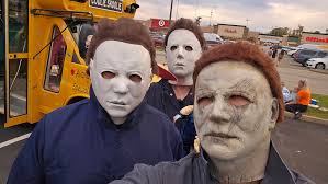 Texas Roadhouse is pretty empty for anyone trying to come in for the game! 