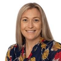 Alisha Castle's Instagram, Twitter & Facebook