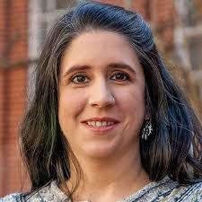 Danielle Bray's Instagram, Twitter & Facebook