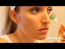 um augenringe und falten loszuwerden braucht ihr kein botox microneedling ist noch effektiver in 2021 dermaroller haut und haar hautpflegeprodukte