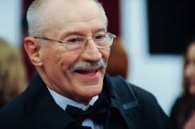 In the current season the actor plays in arca theatre. De Ziua MondialÄƒ A Teatrului Literatura De Azi