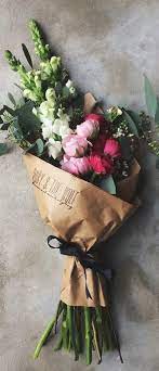 The ultimate flower shop domain name (formerly pointed to martha stewart's floral site) own it today and capitalize on the hundreds of monthly searches for flowers by the bunch. Kero I Am Flower Arrangements Flowers Bouquet Pretty Flowers