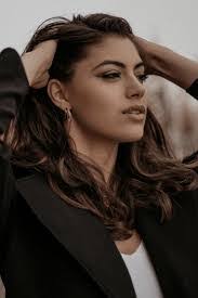 Angie Raab's Instagram, Twitter & Facebook