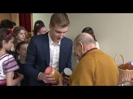 Maybe you would like to learn more about one of these? Nikolaj Lukashenko Podaril Kozochek Med I Varene Domu Internatu Youtube