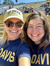 Shannon Overton's Instagram, Twitter & Facebook