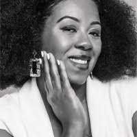 Antoinette Floyd's Instagram, Twitter & Facebook