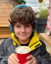 A big CONGRATS to the May winner of our Naturally North Shore Awards, Marc  Pauls from @inuit_gallery! Recognized for his exceptional customer service,  Marc was nominated by a guest who was blown