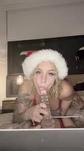 Kennedy Kay Sucking A Dildo | PimpBunny