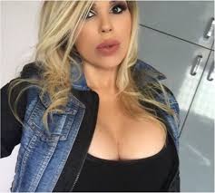 K tiren a laura bozo al pozo. Sorprende Hija De Laura Bozzo Con Nuevos Atributos
